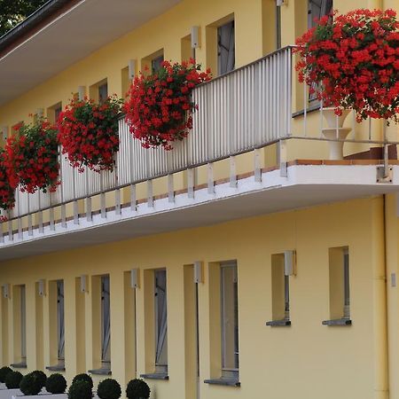 Hotel Drive In MotelCapellen エクステリア 写真