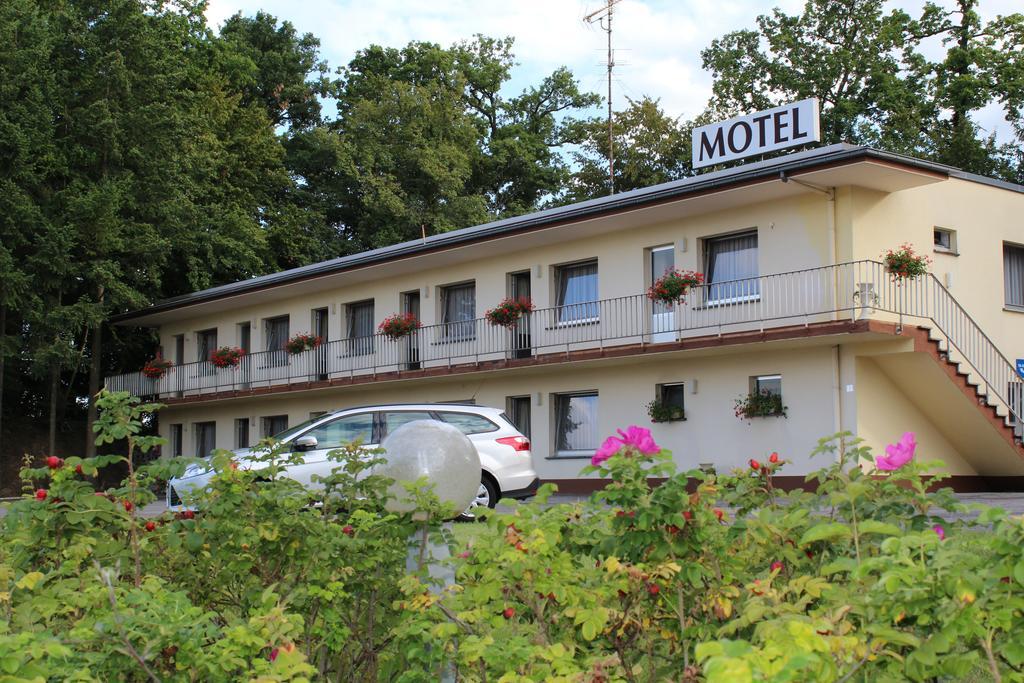 Hotel Drive In MotelCapellen エクステリア 写真
